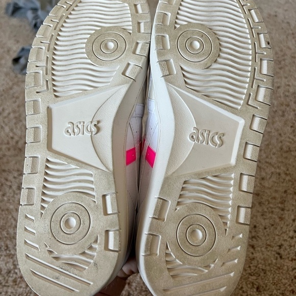 ASICS Japan White and Pink Gym Shoe Sneakers - Picture 6 of 8